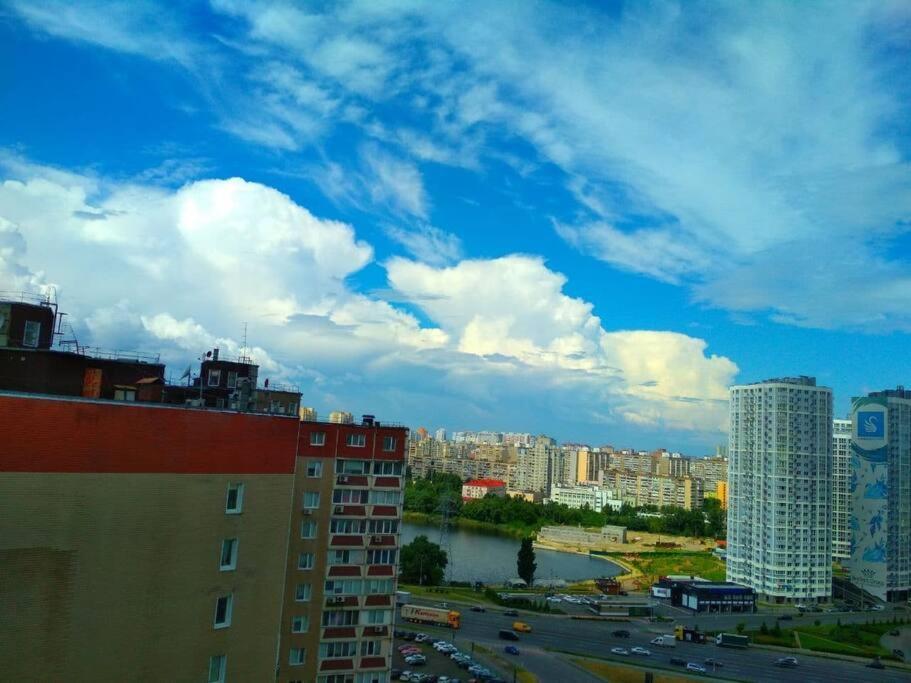Уютная Квартира Метро Харьковская 3 Мин, Паспорт-Сервис, Аэропорт Борисполь Kiev Eksteriør billede